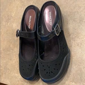 Black shoes, never worn. Size 8